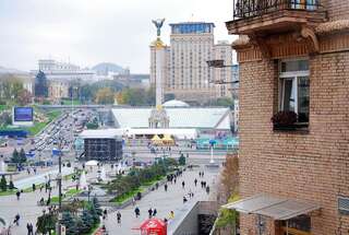 Апартаменты Apartments on Independence Square Киев Апартаменты с 1 спальней и гидромассажной ванной - Софиевская, 1-1