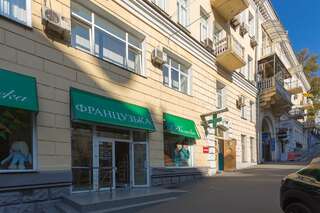 Апартаменты Apartments on Independence Square Киев Апартаменты-студио с гидромассажной ванной - Лютеранская, 3-3